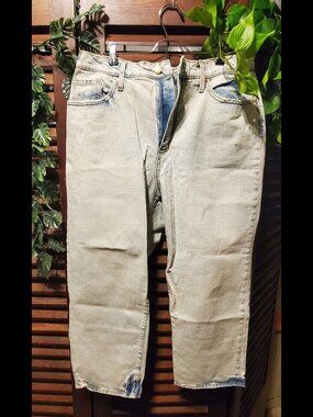 Light Wash Straight Leg Jeans